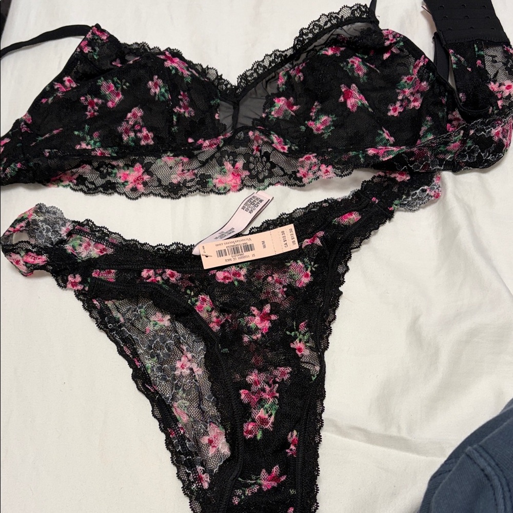Victoria's Secret Black and Pink Floral Lace Bra